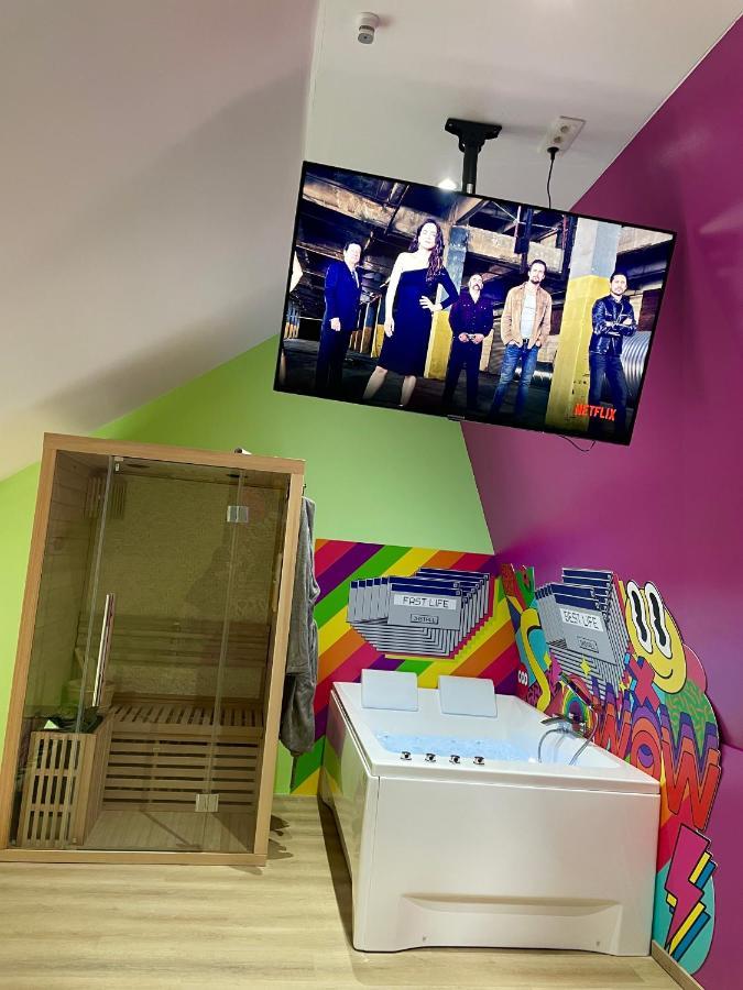 Capsule Forever Young - Jacuzzi - Sauna - Billard - Arcade De Jeux - Netflix & Home Cinema - Ping Pong Hastiere-par-dela Екстер'єр фото