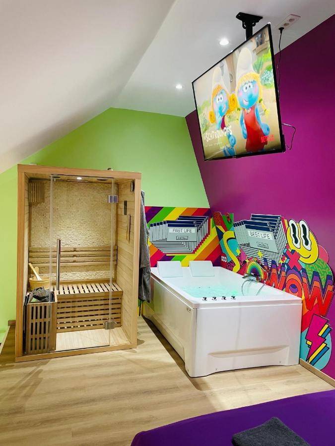 Capsule Forever Young - Jacuzzi - Sauna - Billard - Arcade De Jeux - Netflix & Home Cinema - Ping Pong Hastiere-par-dela Екстер'єр фото